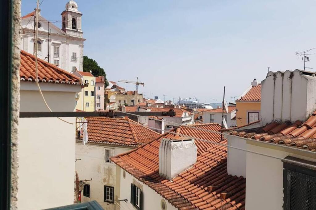 Inloveapartments - Typical Alfama Balcony Лиссабон Экстерьер фото