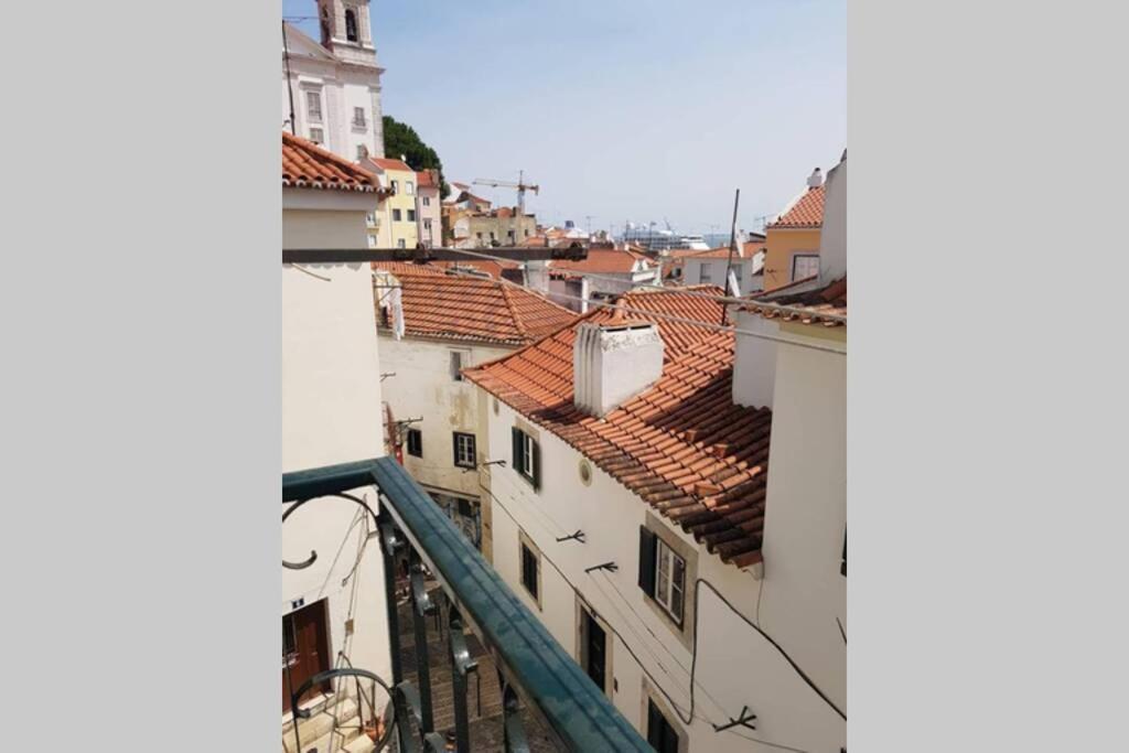 Inloveapartments - Typical Alfama Balcony Лиссабон Экстерьер фото